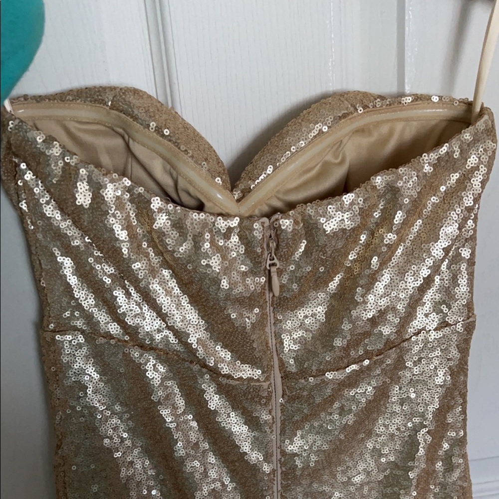 Gold sequin gown - Picture 4 of 6